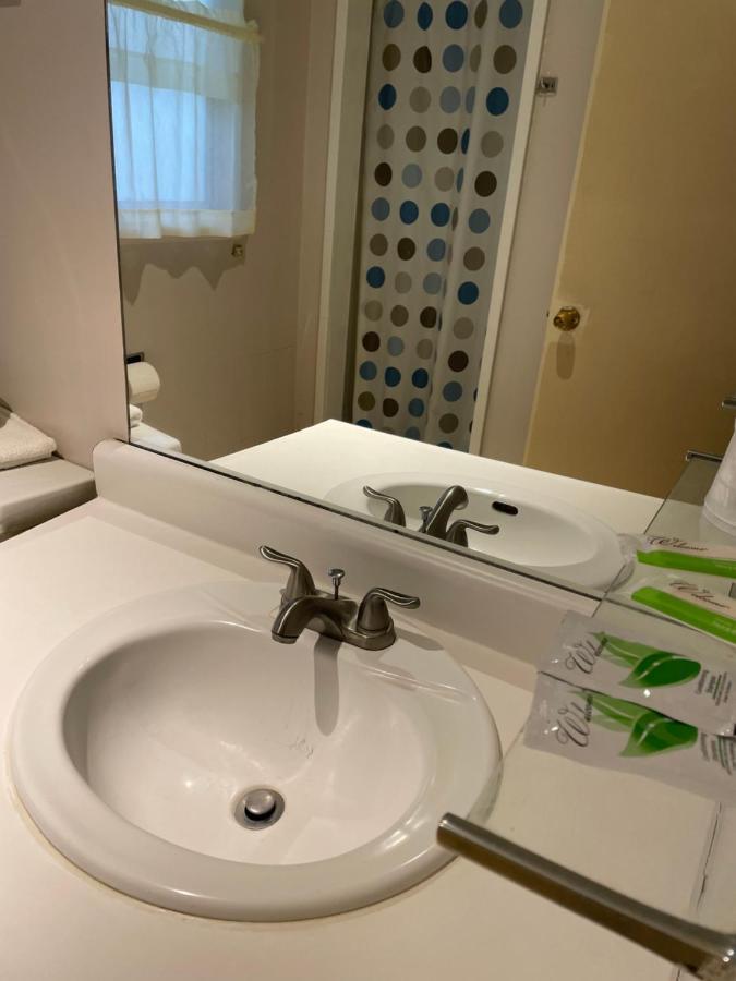 Red Bluff Inn מראה חיצוני תמונה