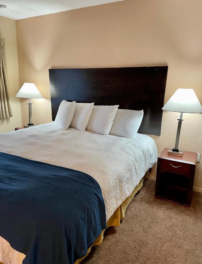 Red Bluff Inn מראה חיצוני תמונה
