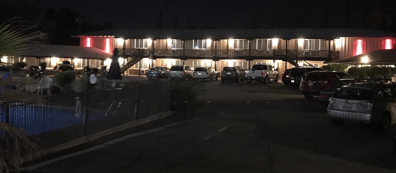 Red Bluff Inn מראה חיצוני תמונה